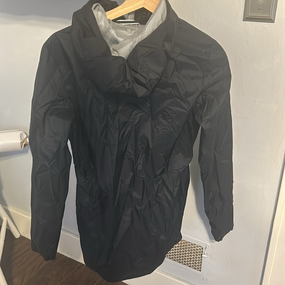 Under armour rain jacket - Picture 2 of 4